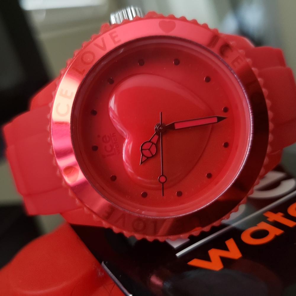Ice Watch Unisex Red Love Collection View 3